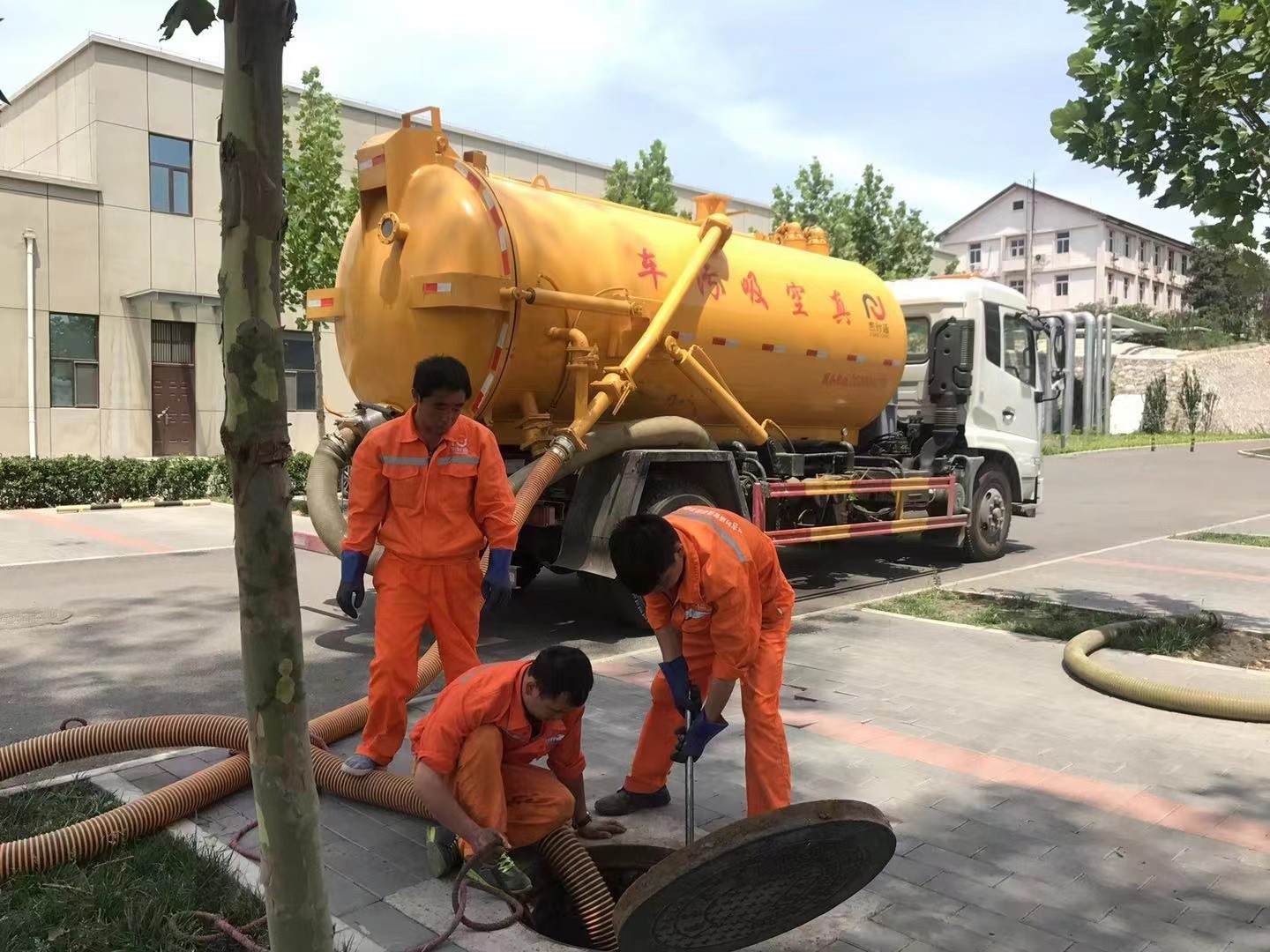 枣强化粪池清理与5-8吨吸粪车施工效率分析